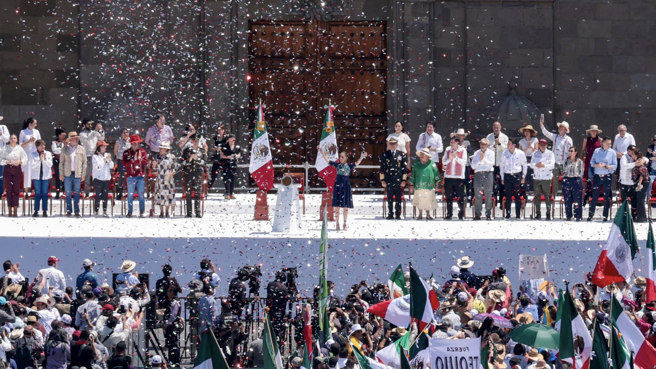 “You are not alone”: 350,000 Mexicans mobilize in support of Claudia Sheinbaum