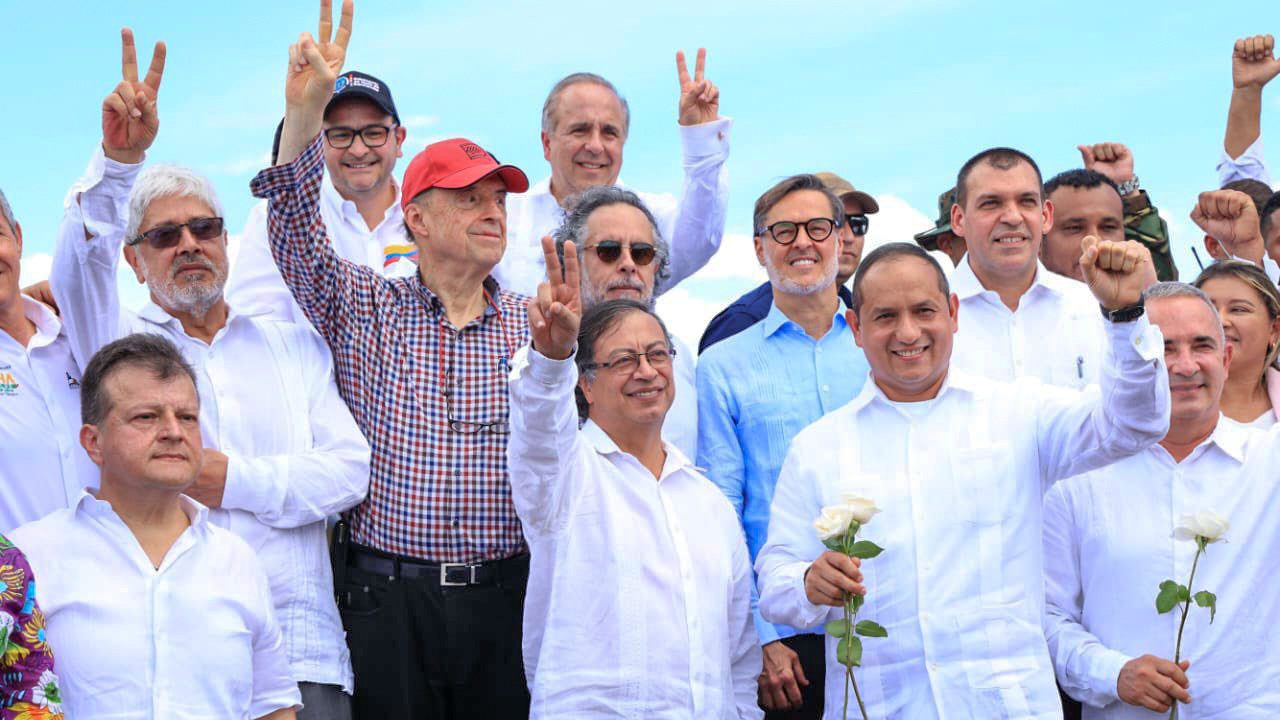After seven years, Colombia and Venezuela reopen their border