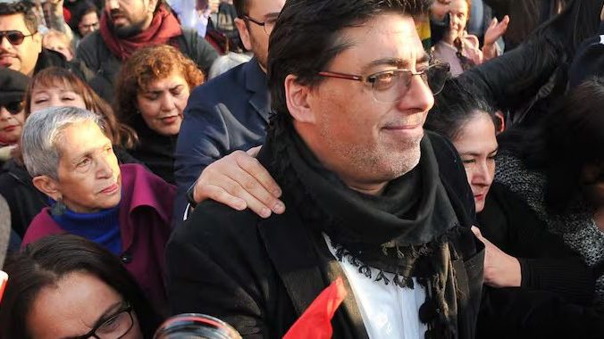 Former Communist mayor Daniel Jadue is released from prison in Chile