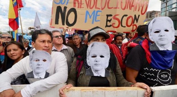Hundreds of Ecuadorians marched against the government of Lenin Moreno