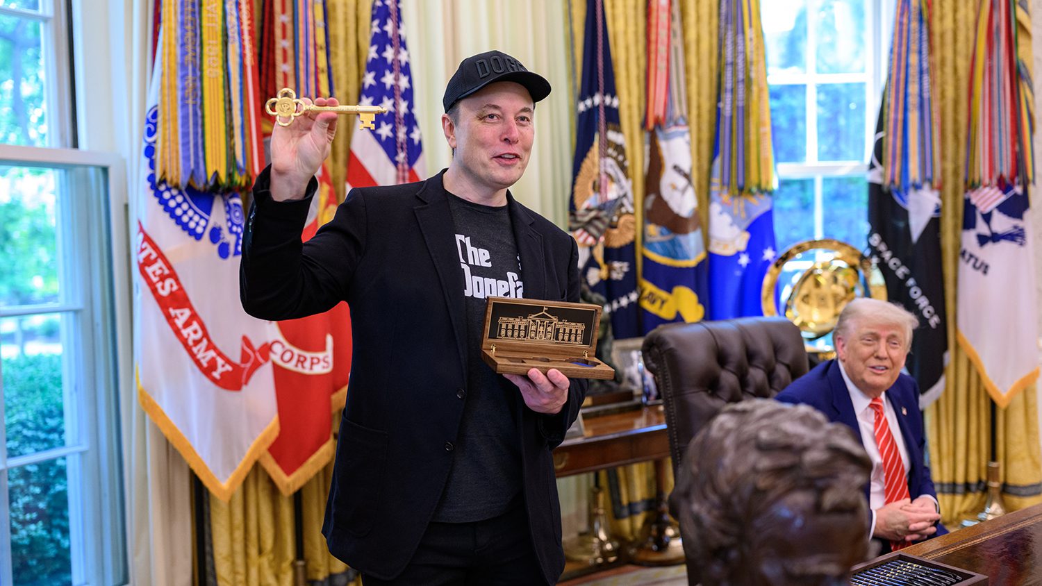 After pushing out hundreds thousands of federal workers, Elon Musk steps down