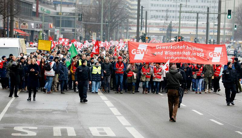 German trade unions hold warning strike against delay in wage negotiations