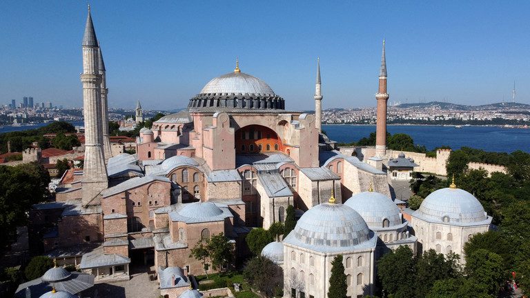 Turkish communists criticize Erdogan’s decision to convert Hagia Sophia to a mosque