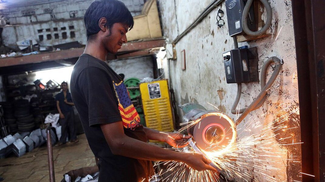 Trade unions, left parties slam move by Indian State governments to freeze labor laws