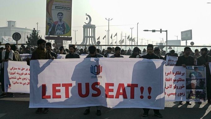 Afghan citizens march