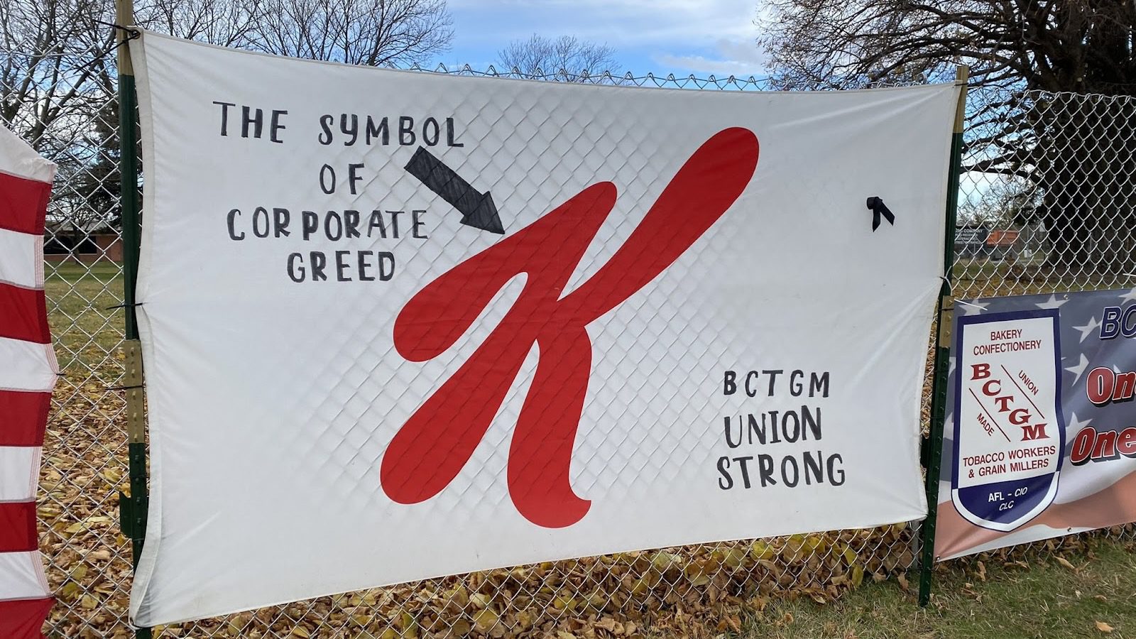 After threats to permanently replace striking workers, Kellogg’s negotiations resume