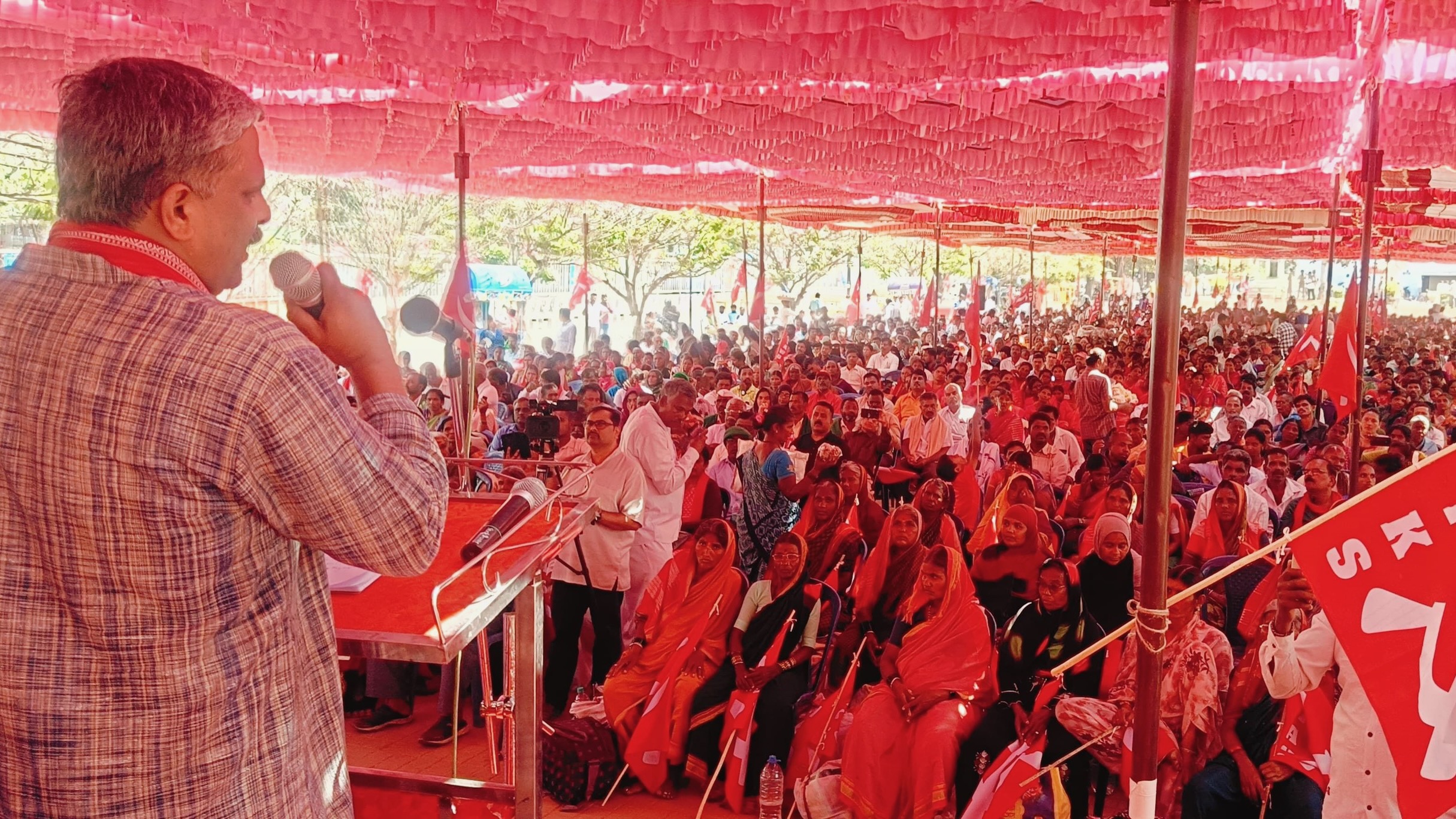Farmers launch an indefinite strike in India’s Karnataka state