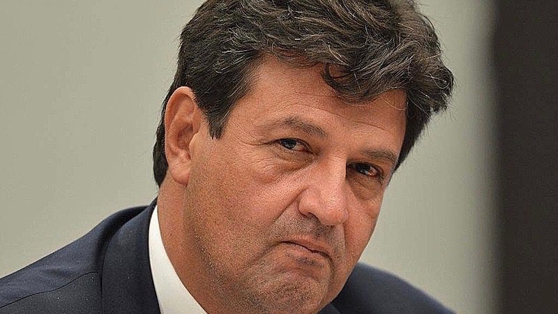 Bolsonaro sacks Health Minister amid the pandemic