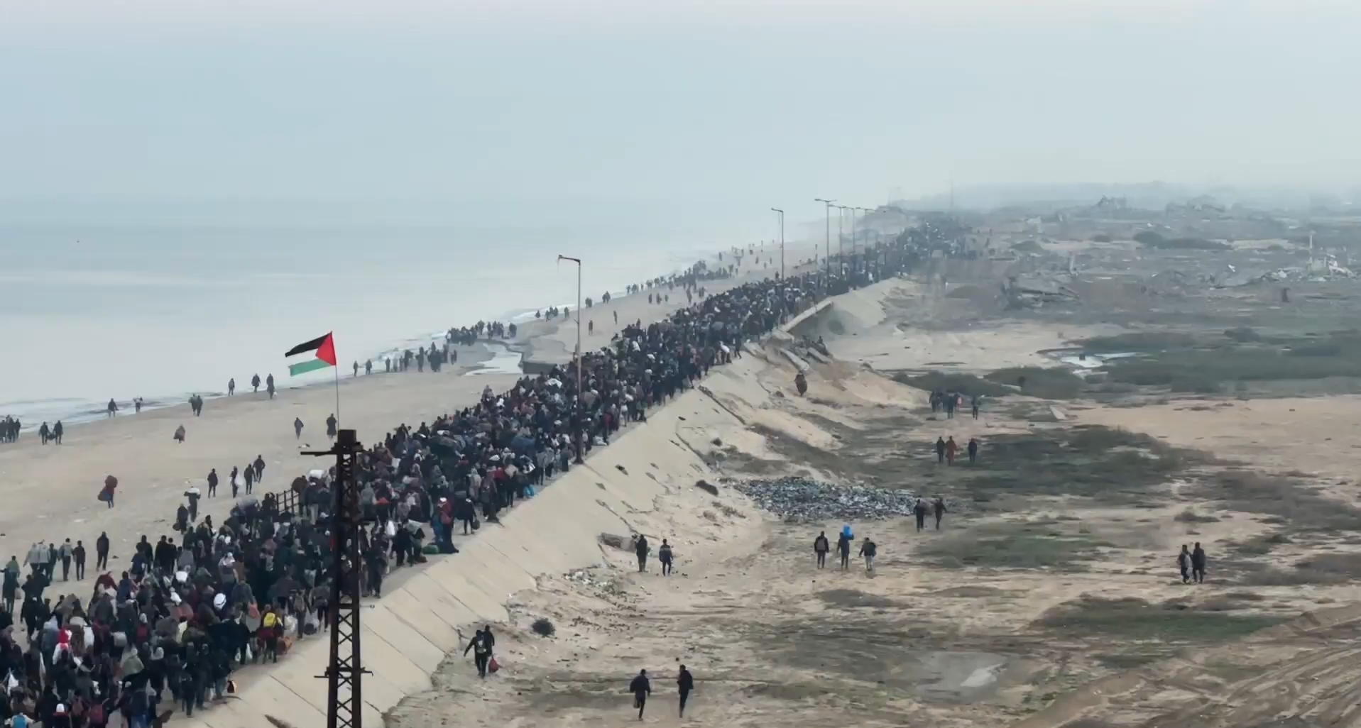 Palestinians return to northern Gaza