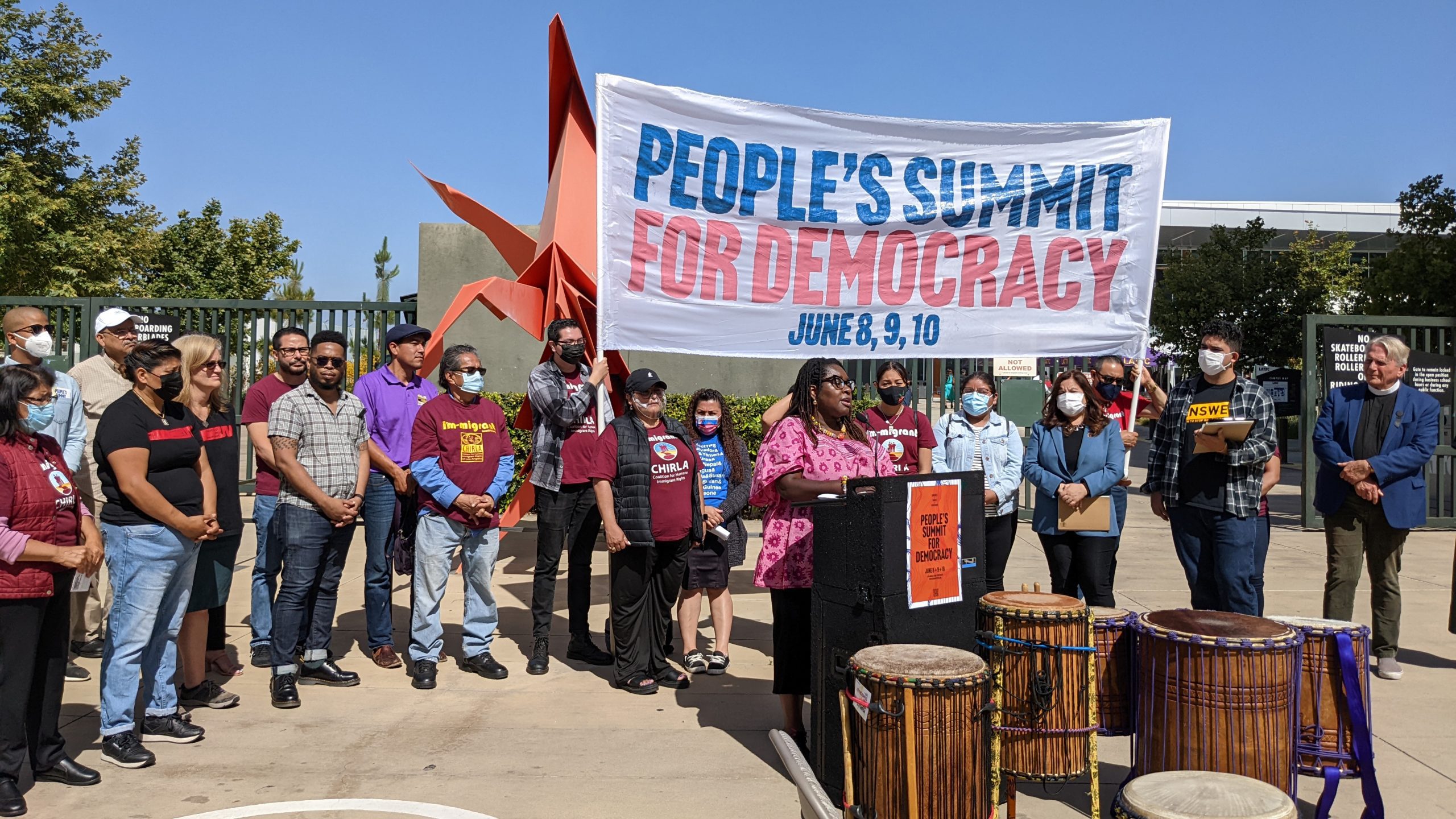 Los Angeles Police obstructs democratic right to protest