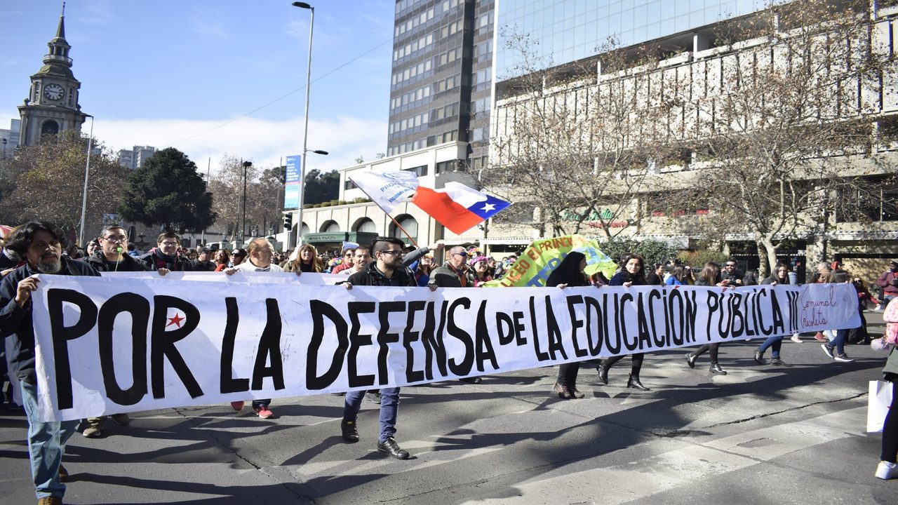 Chilean teachers vote to end strike after seven weeks of mobilization