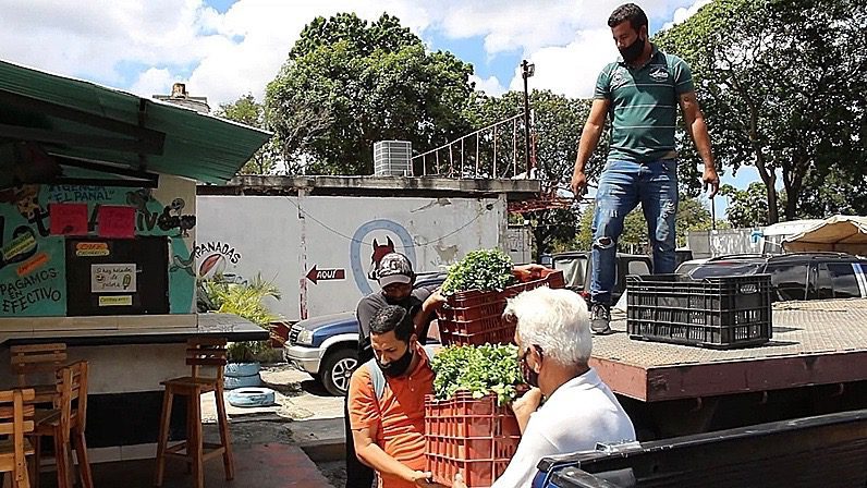 Agro-ecology project links peasant production to urban communes in Venezuela