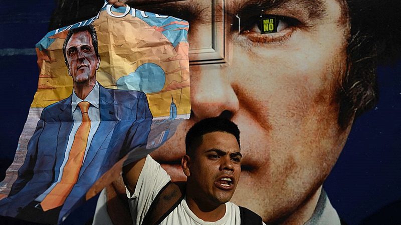 Gap narrows between Milei and Massa ahead of Argentine presidential race