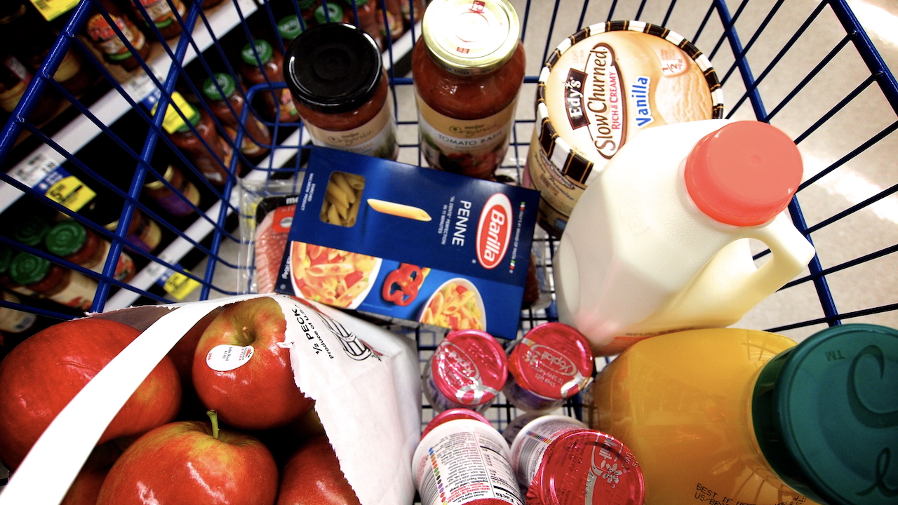 As US government enters week four of shutdown, millions of low income families could lose food assistance