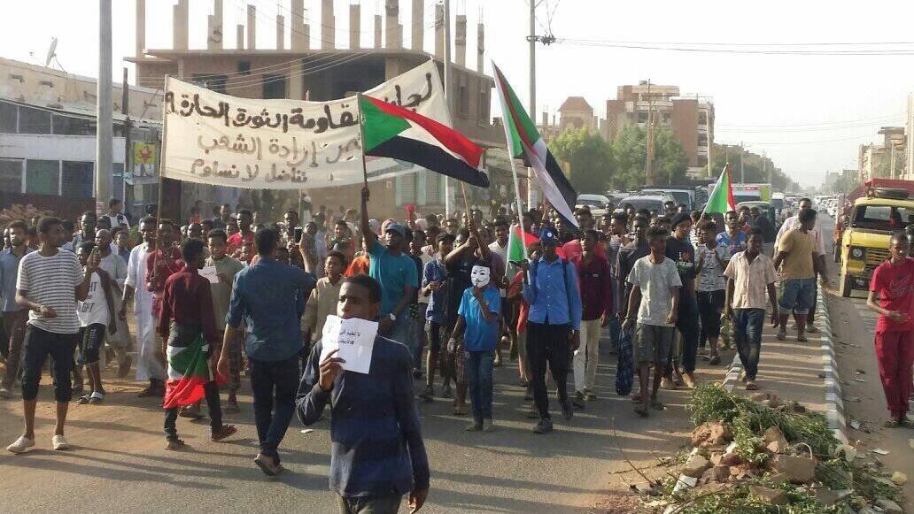 Sudanese security forces open fire on protesters