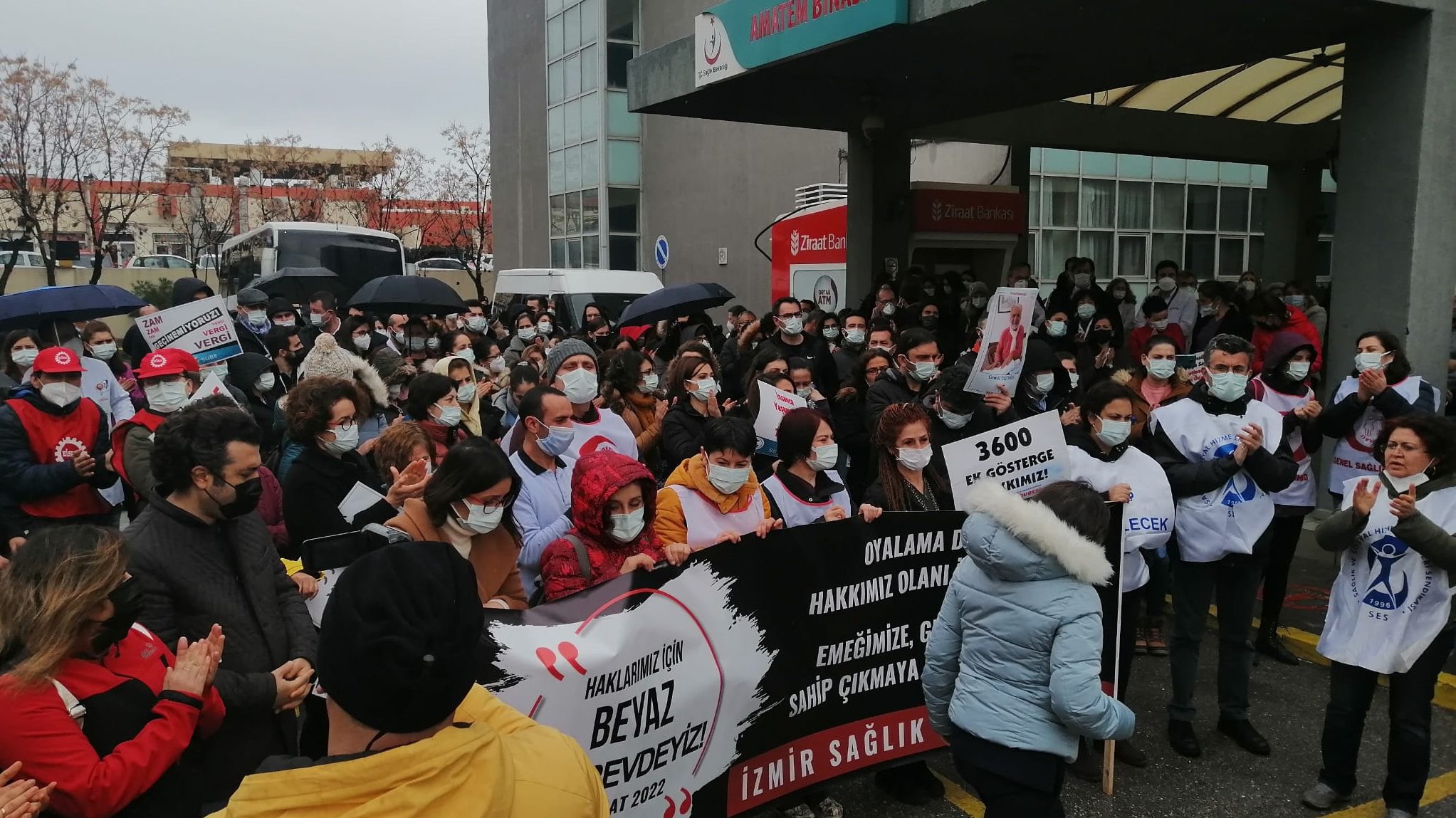 Turkish health workers intensify protests amid soaring inflation and poor working conditions