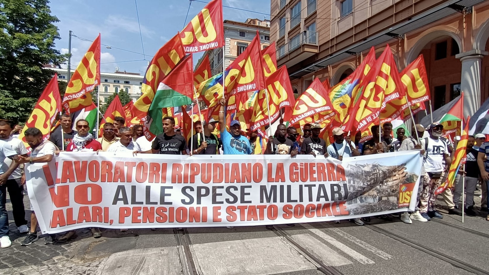 Italian workers strike against war and militarization