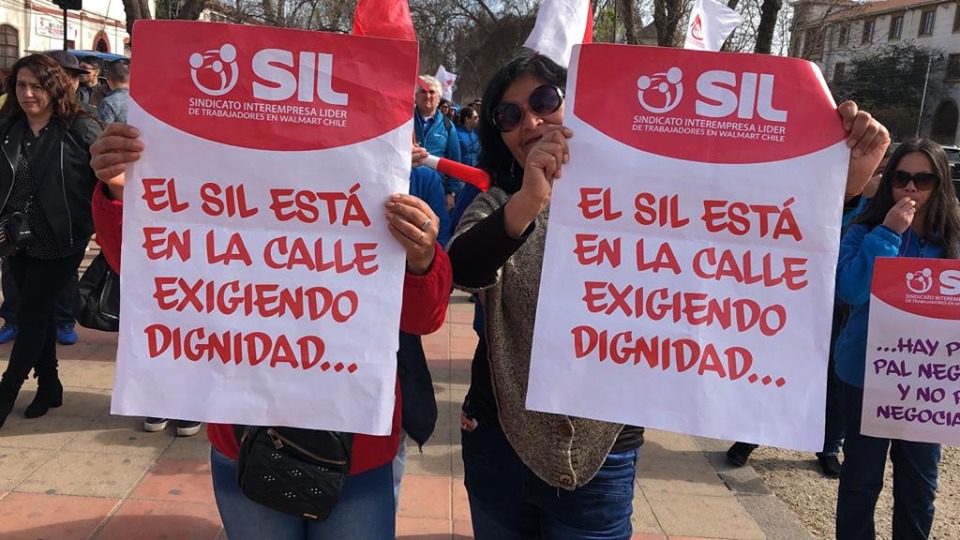 Workers of Walmart Chile end strike after reaching an agreement with the company