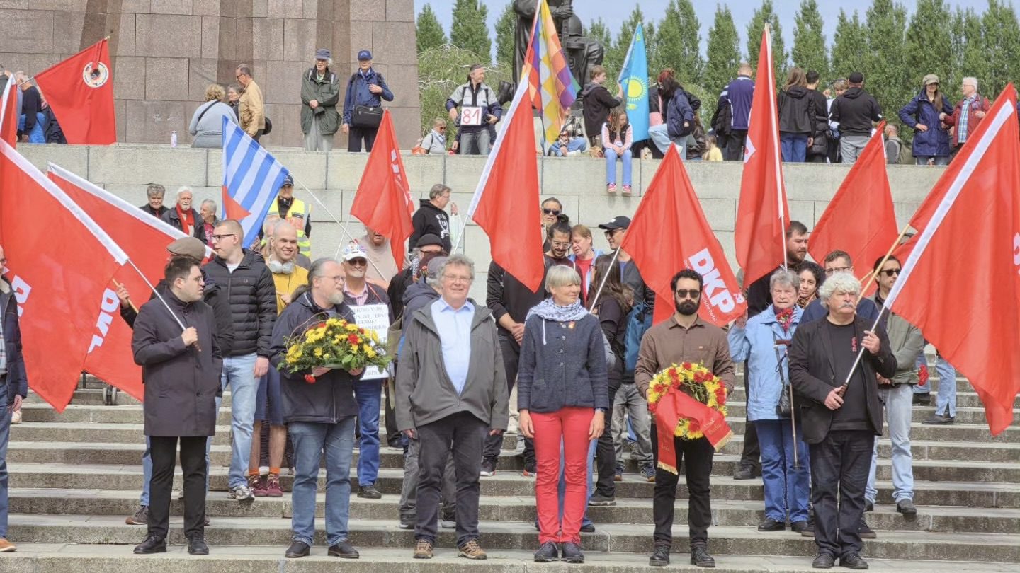 DKP honoring the Soviet Red Army in Berlin
