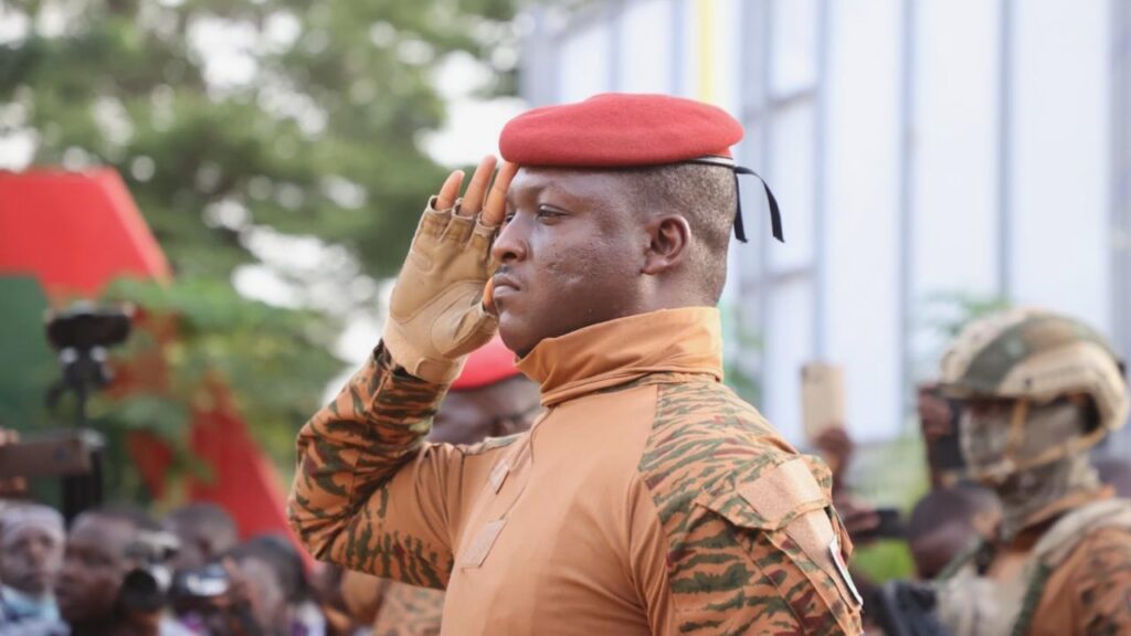 Captain Ibrahim Traoré gives a salute