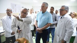 Miguel Diaz Canel visiting a hospital