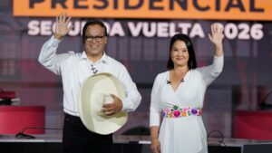 Sanchez and Fujimori - BT News Roberti Sánchez and Keiko Fujimori