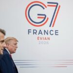 US President Donald Trump and French President Emmanuel Macron in front of G7 wall