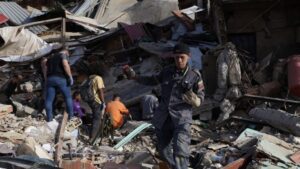 Venezuelan rescue workers La Guaira earthquake - BT News Venezuelan rescue workers La Guaira earthquake